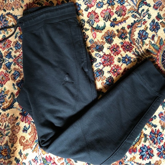 Jordans Black Fleece Sweatpants Size Medium - Picture 3 of 9